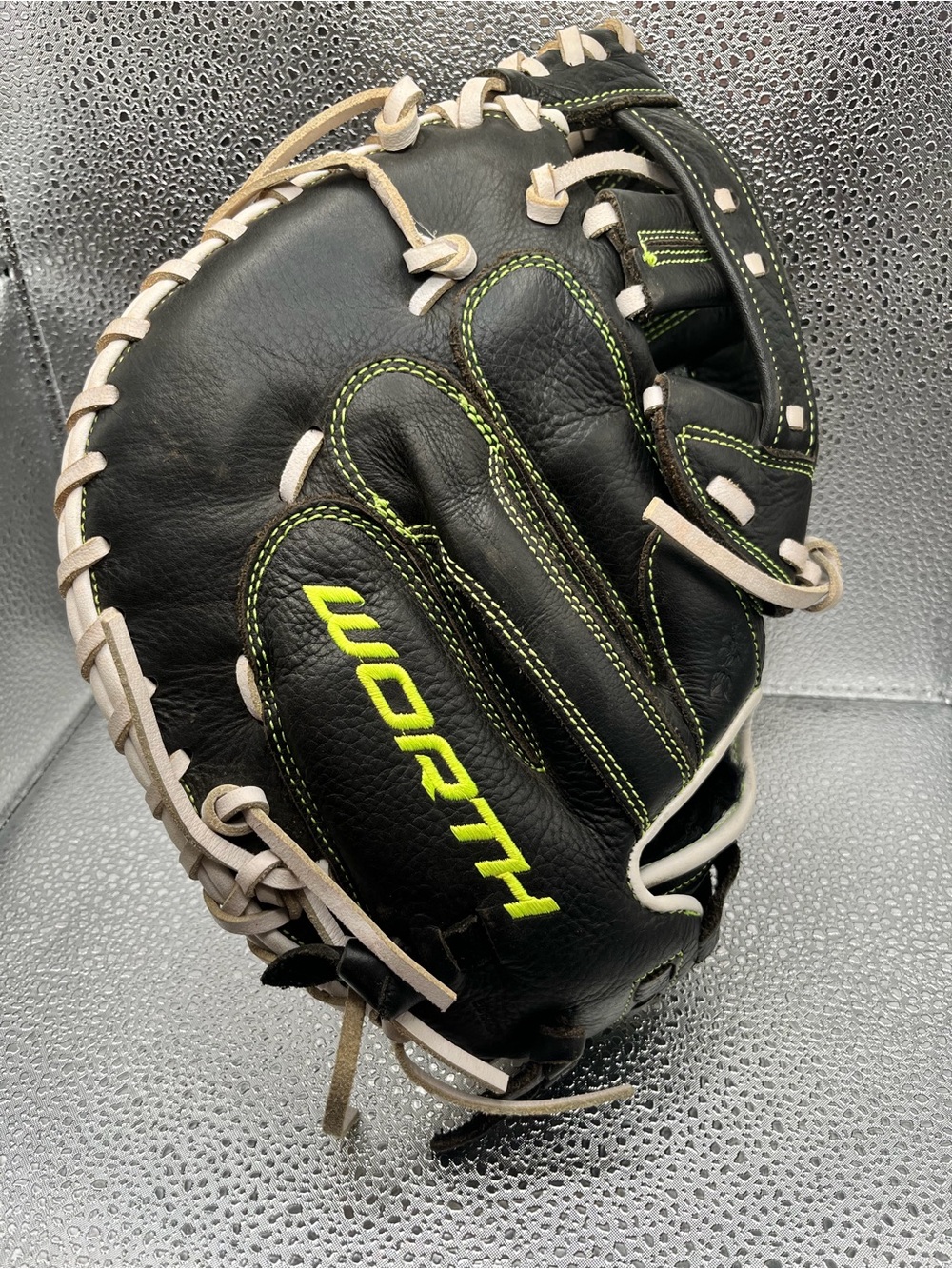 Worth Shutout Series Catchers Mitt SOCM34 Right 34”
